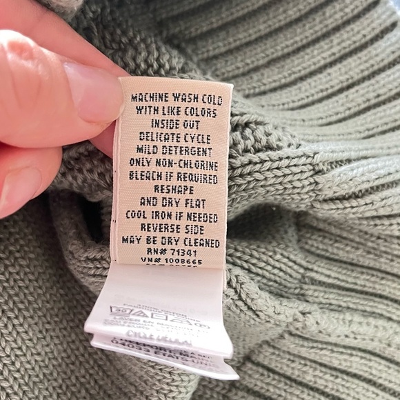 LL Bean Cable Knit 100% Cotton Crew Neck Green Sweater, Size S - Picture 4 of 5